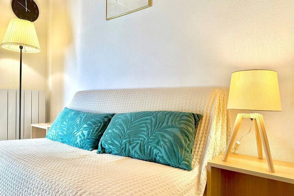 Entire apartment, Le Cocon du Mas, 4 guests, Pool in Calvisson in Calvisson, Nimes region