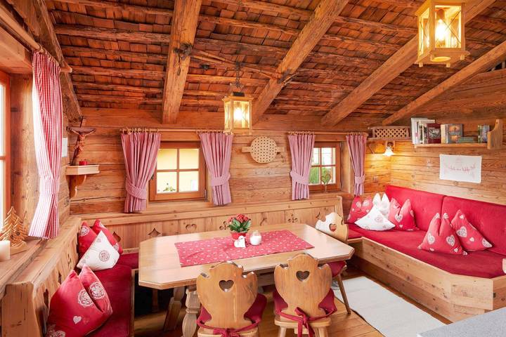 Hut for 2-6 pers.(2 bedrooms, 2 bathrooms, 3 toilets) in Flachau, Ski Amadé