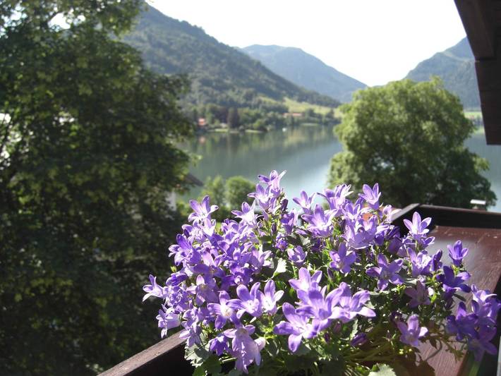 Ferienwohnung für 2 Personen, mit Balkon und Garten sowie Ausblick und Seeblick am Schliersee
