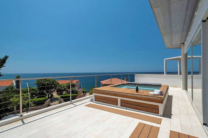 Villa für 10 Personen, mit Pool und Garten sowie Whirlpool - 1