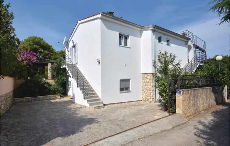 Gîte pour 4 personnes, avec terrasse à Stari Grad - 2