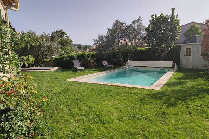 Villa pour 6 personnes, avec Jacuzzi ainsi que Terrasse et Jardin