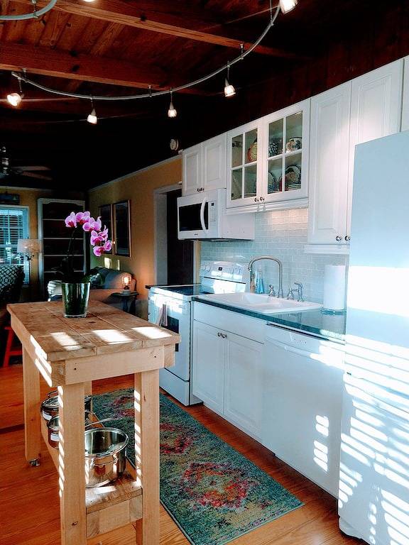 Adorable Cottage am Meer - Meerblick - 1/2 Block zu Fuß zum Strand - eingezäunten Hof in Yaupon Beach, Oak Island (NC)