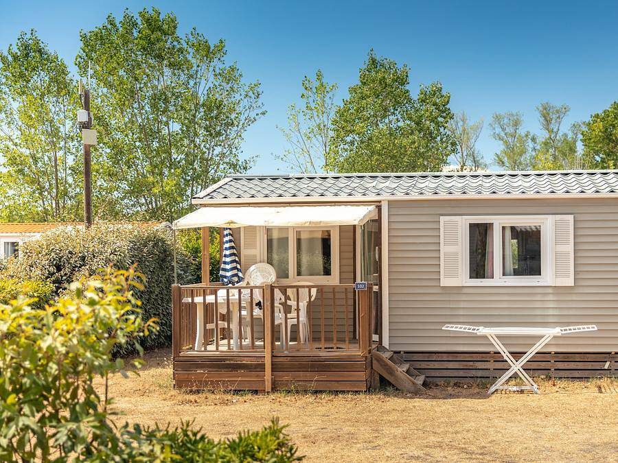 Camping Les Rives du Luberon - Mobilheim 6 personen - Comfort | 2 Zi. | 4/6 Pers. | Einfache Terrasse | Klim. in Cheval-Blanc, Regionaler Naturpark Luberon
