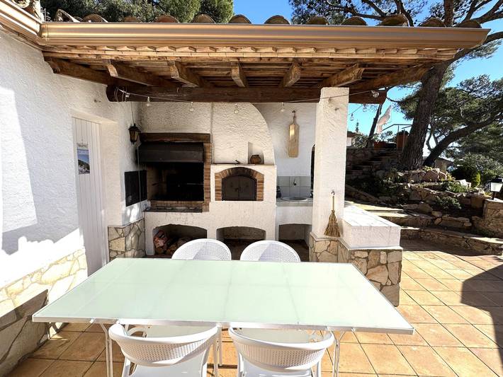 Chalet para 6 personas, con jardín además de piscina y terraza en Cataluña - 2