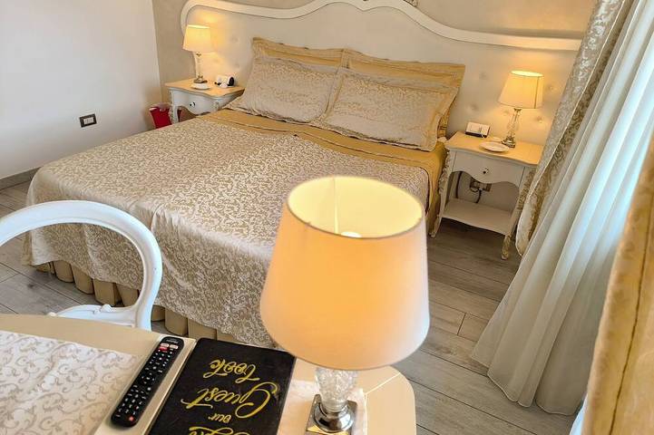 Entire apartment, Giulietta and Romeo Apartment: Entire Apartment in the Historic Center of Villafranca, Vr in Villafranca di Verona, Verona Province