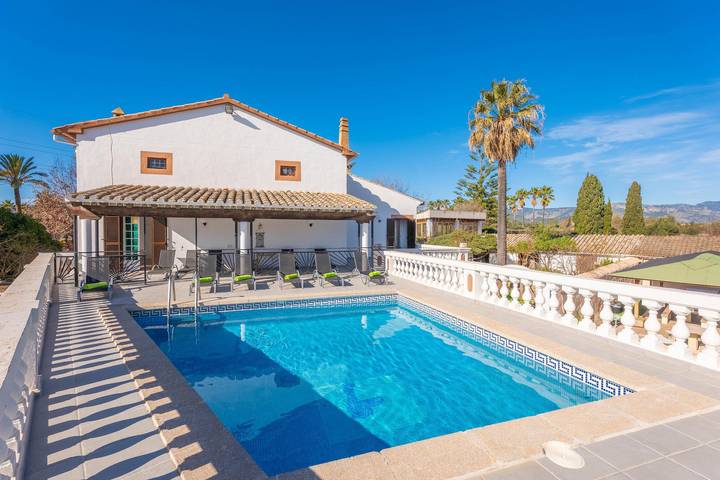 Villa for 11 people, with garden in Palma