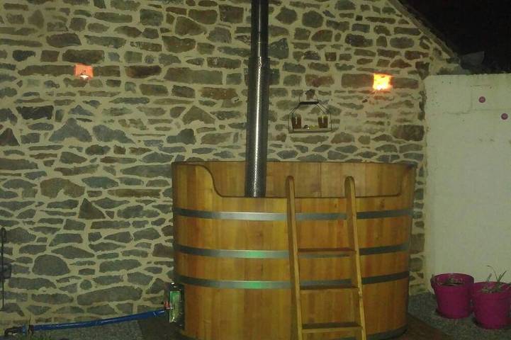 Location de vacances pour 10 personnes, avec terrasse et jacuzzi à Vieux-Viel