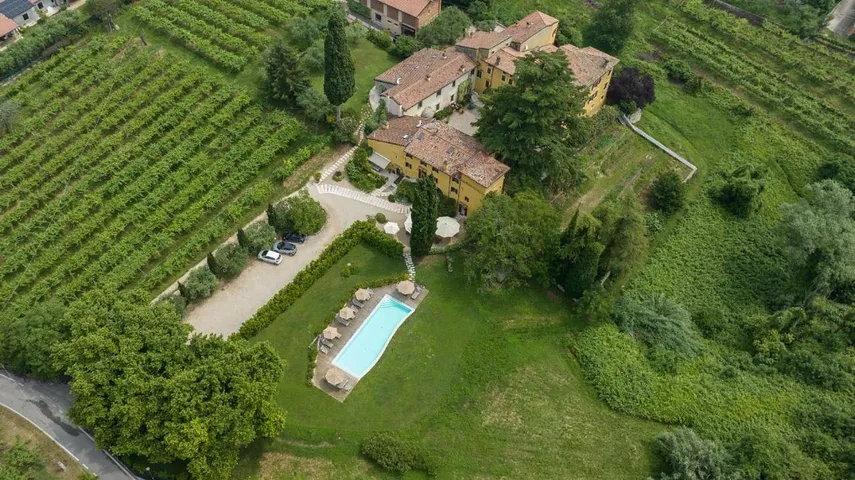 Bed and breakfast per 4 persone, con panorama e piscina nonché giardino, con animali domestici - 1