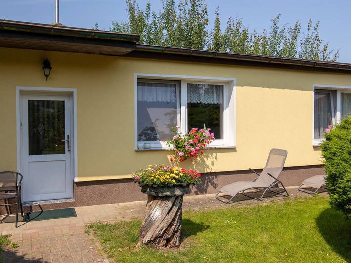 Bungalow für 4 Personen, mit Terrasse und Garten