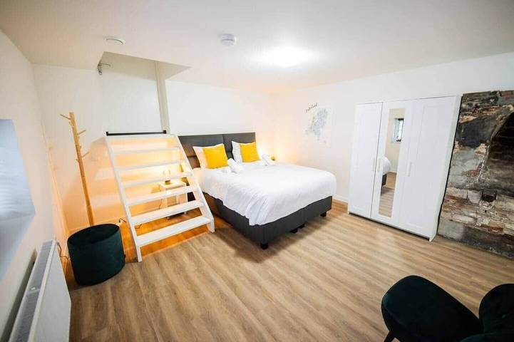 Ganze Wohnung, Charming 60m² Apartment with Terrace in Tiel, Betuwe