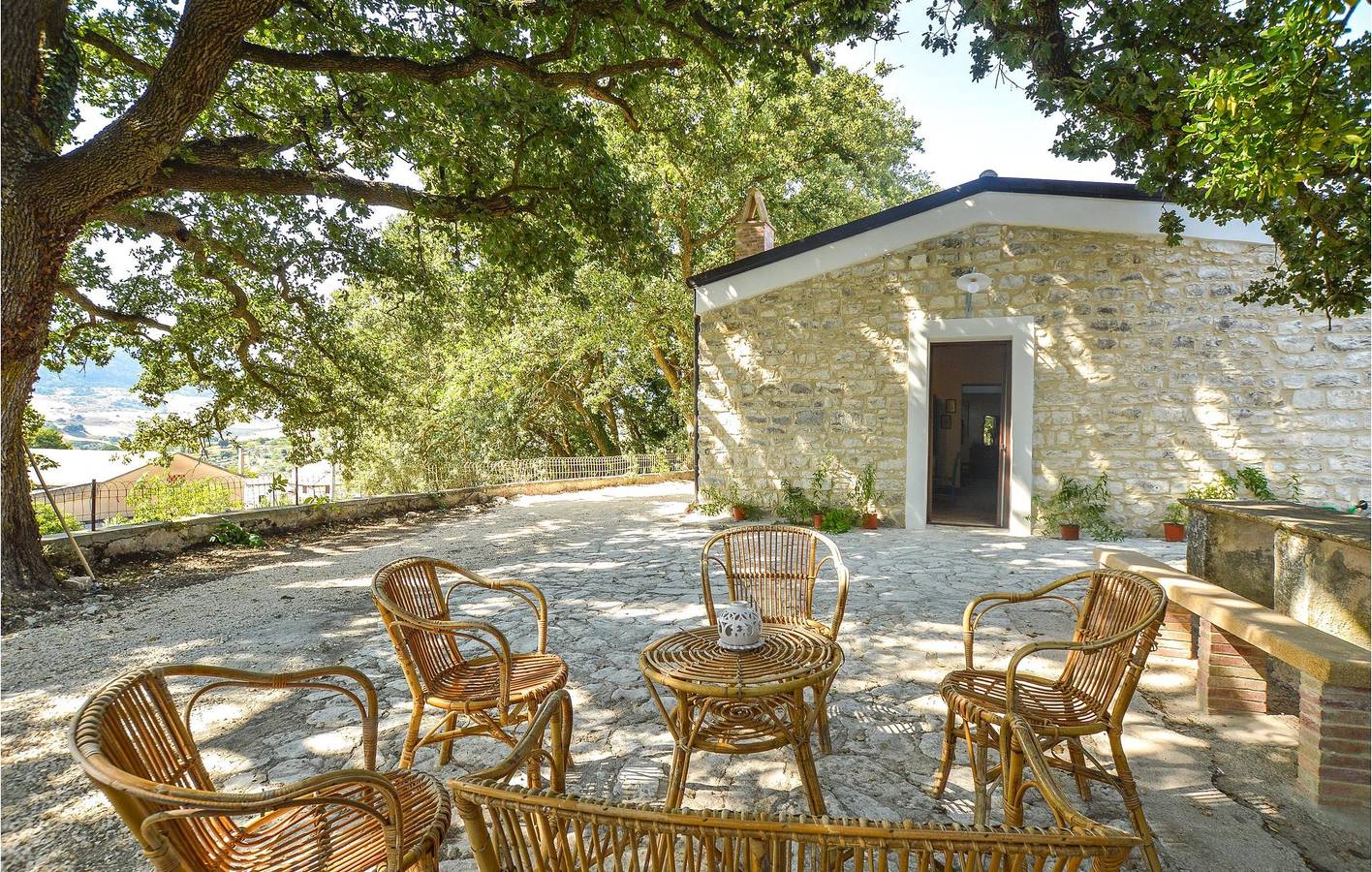 Charmante 100qm Wohnung mit Terrasse, Parkplatz & Internet | Giuliana 1.5km in Giuliana, Palermo Provinz