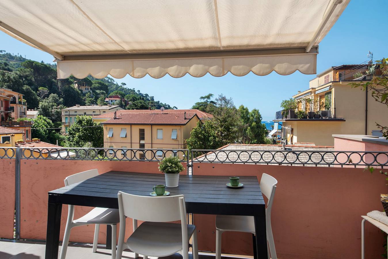 Appartamento intero, Appartamento 'La Terrazza Di Via Daneri 2' con vista mare, terrazza e aria condizionata in Bonassola (Città), Bonassola