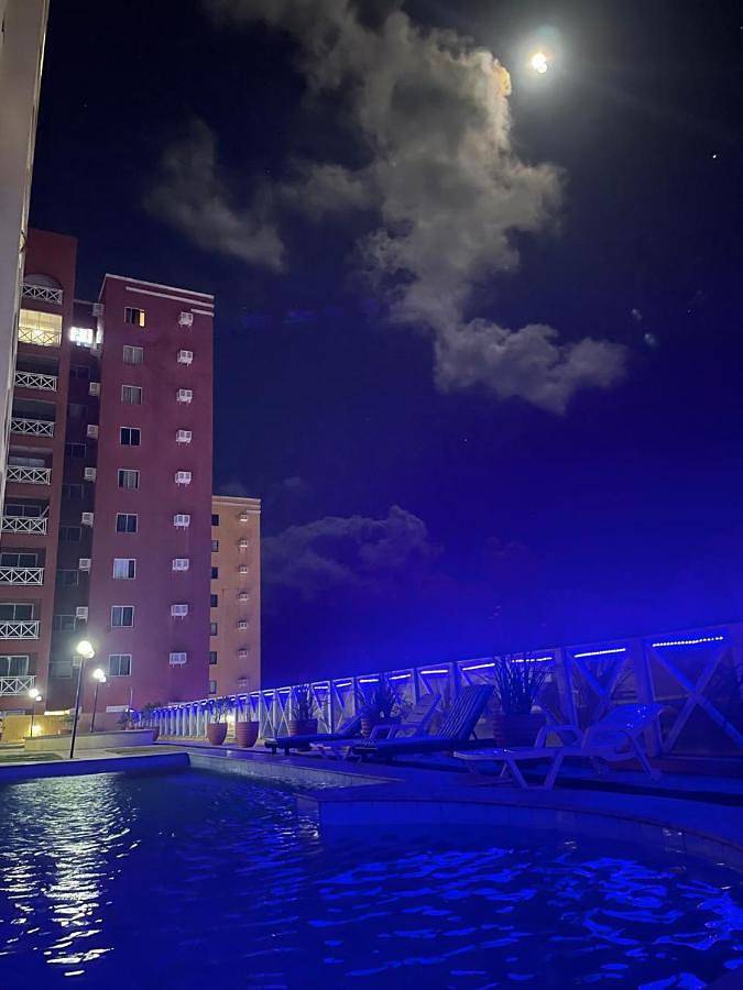 Casas e apartamentos de temporada para 7 pessoas, com piscina e vista e ainda balcão em Parnamirim