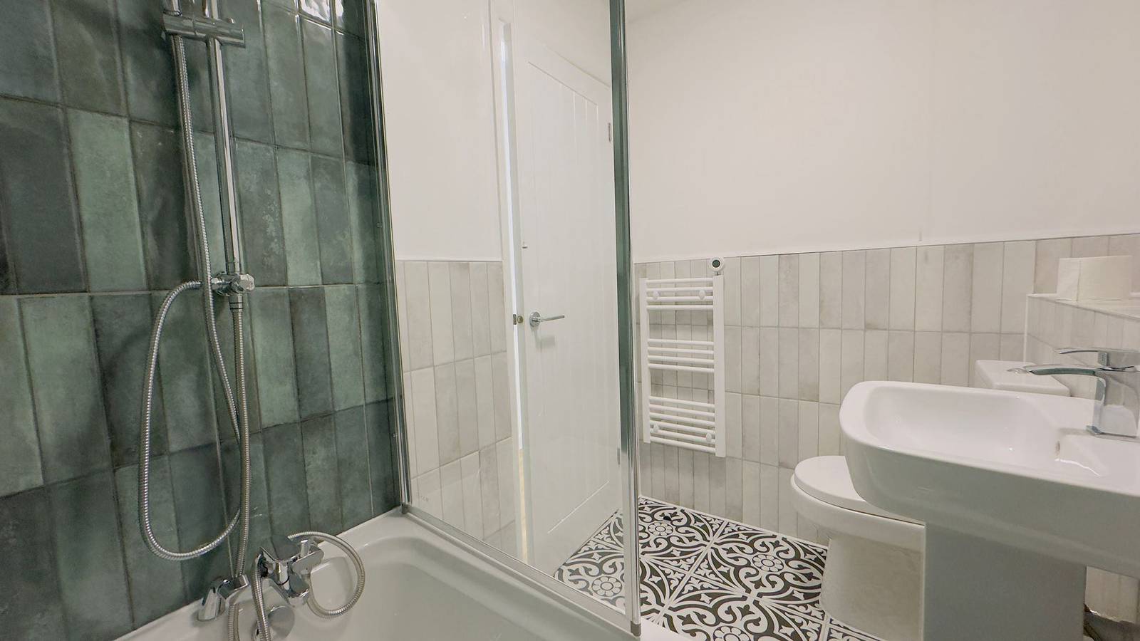 Geheel vakantieappartement, Elizabeth Line - Parking - Wifi - Sleeps 4 in Bexley, Londen