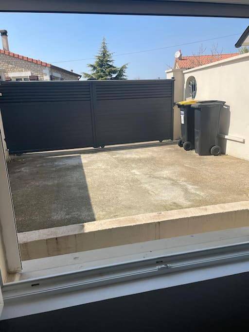 Appartement entier, Charmant appartement avec parking privée in Buxerolles, Vienne (France)