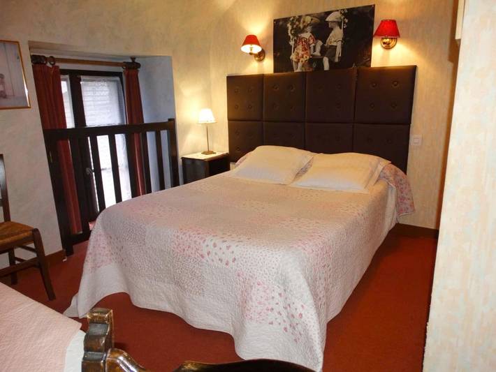 Location de vacances pour 2 personnes, avec jardin ainsi que vue et terrasse à Bille - 2
