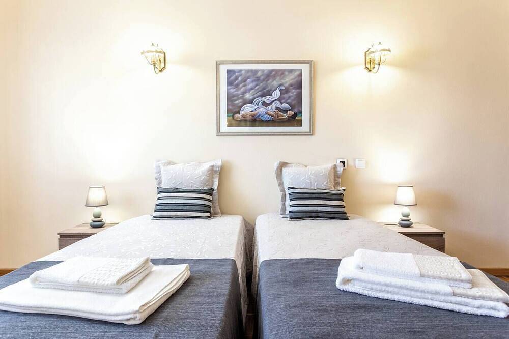Casa Cor de Rosa, V3 with heated pool in Montes de Alvor, Alvor