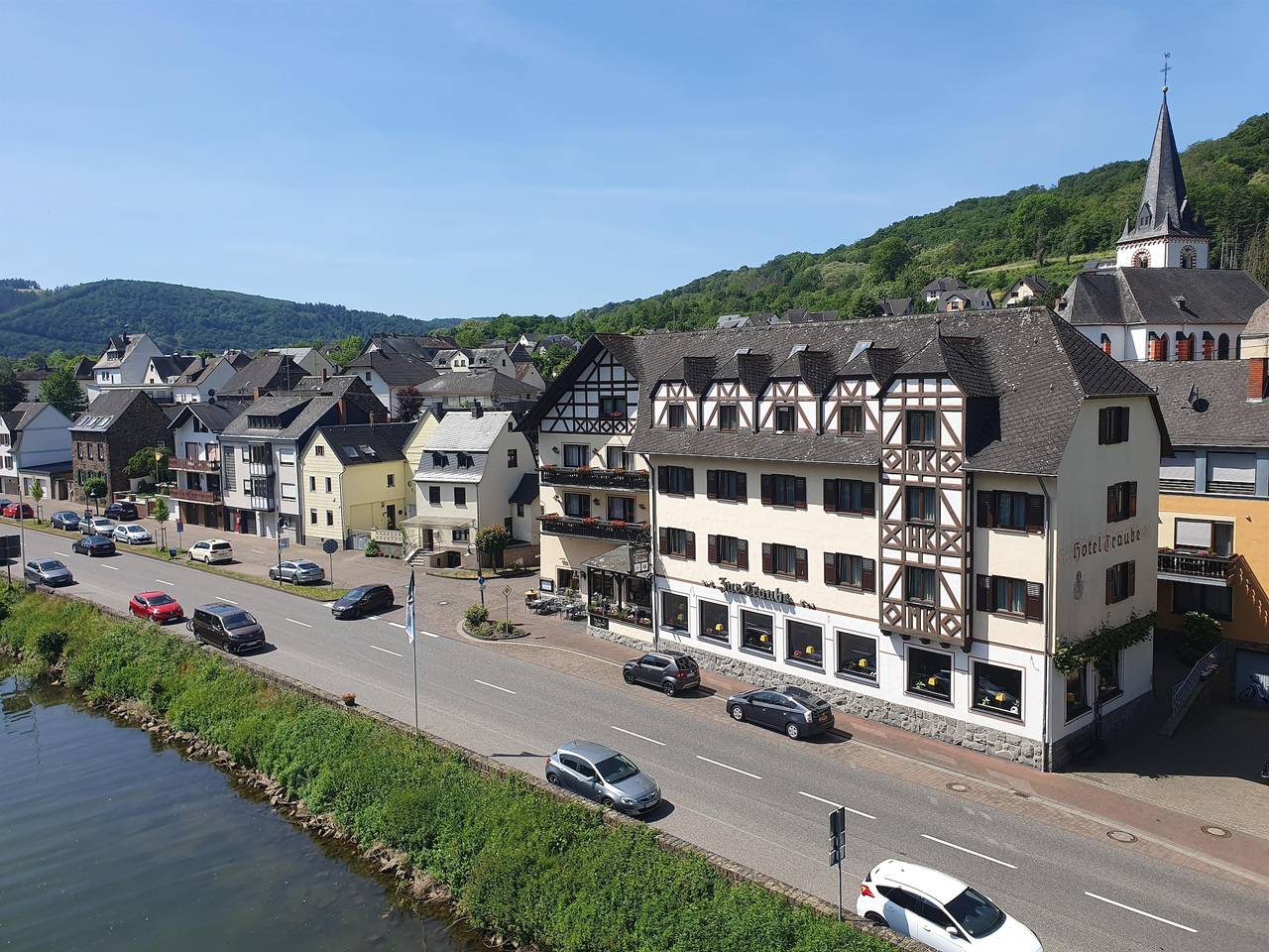 Doppelzimmer mit Balkon in Burg Eltz, Löf