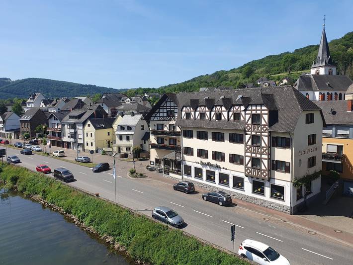 Hotel für 2 Personen, mit Terrasse in Löf