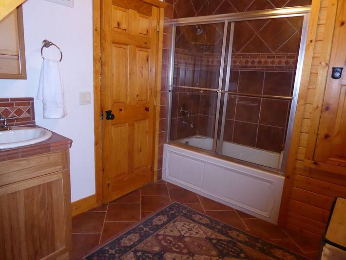 Log cabin for 19 people, with hot tub and balcony in Brian Head