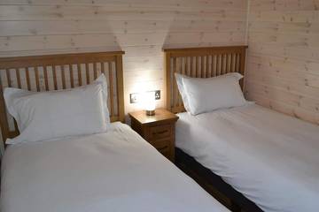 Glamping for 6 People in Chinnor, Oxfordshire, Photo 4