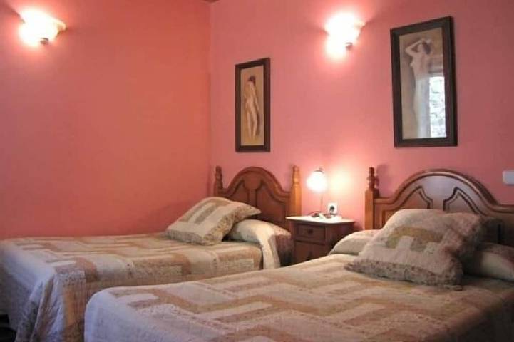Casas Toki-Ona y Navarlaz für 22 personen in Luzaide, Navarra Provinz