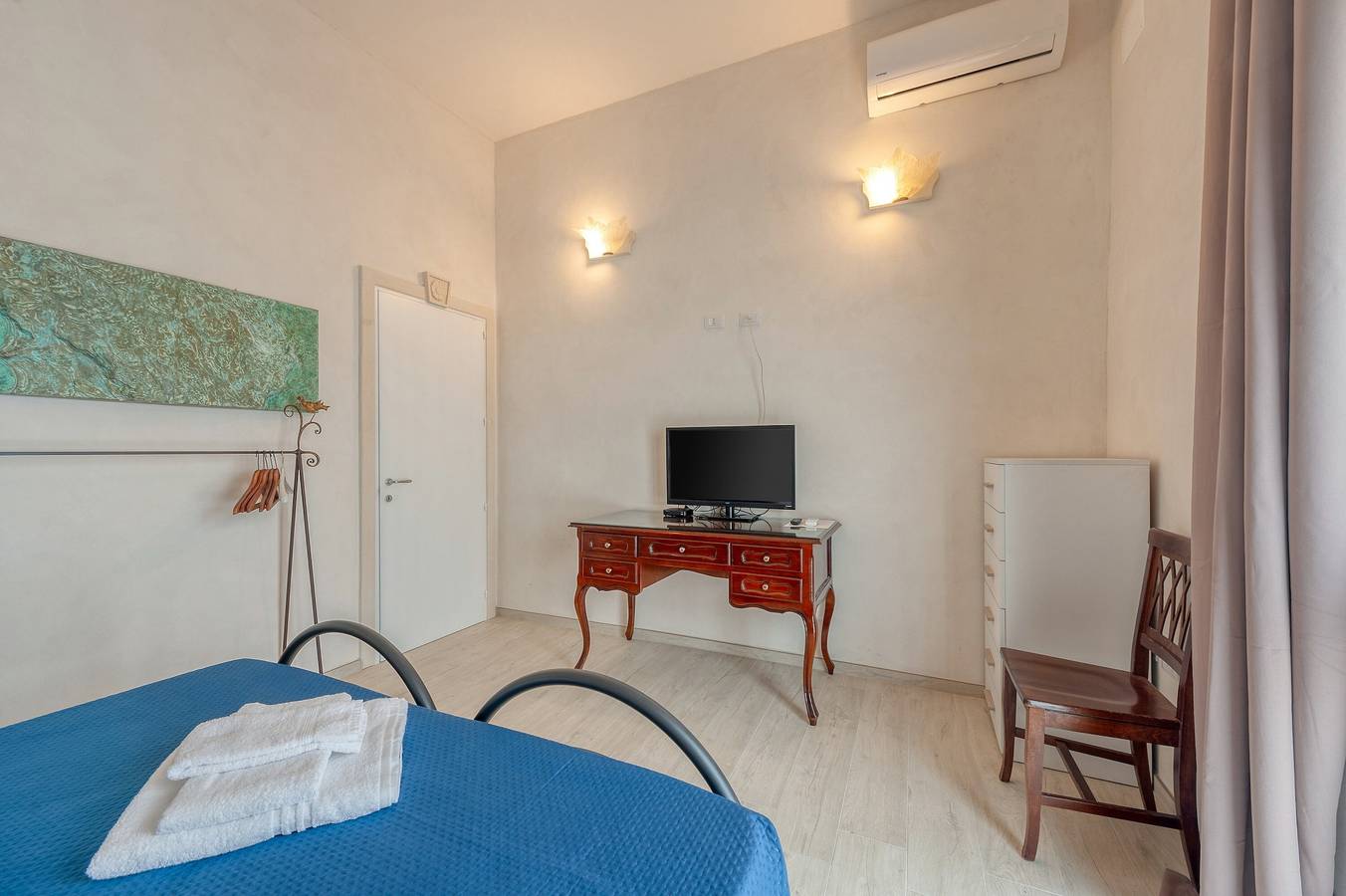 Casa Vacanze 'Anghelos - Piromafu' con Terrazza in Comune, Aria Condizionata, giardino con barbecue. in Cavallino Puglia, Provincia di Lecce