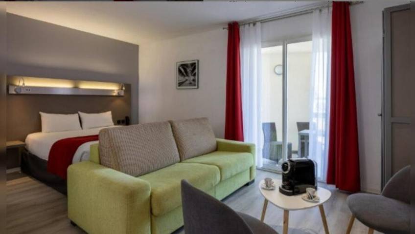 Hôtel pour 4 personnes, avec piscine et jacuzzi ainsi que bassin pour enfant et balcon à Saleilles - 4