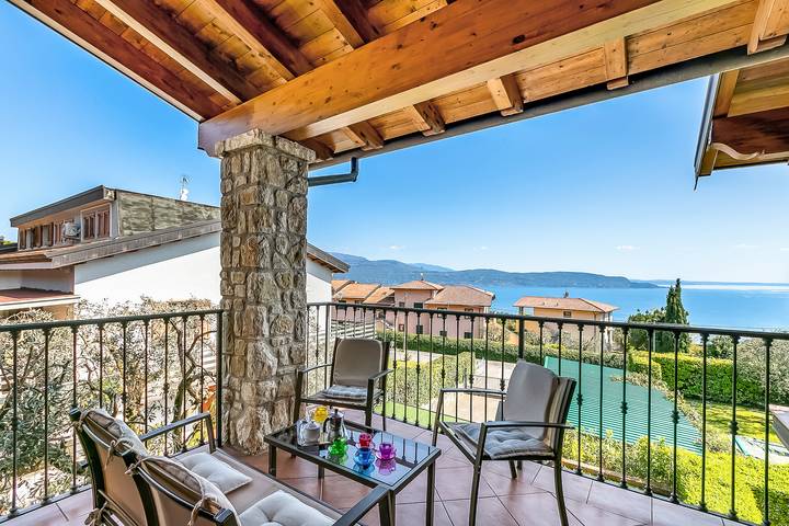 Ferienwohnung für 4 Personen, mit Pool und Seeblick sowie Balkon in Toscolano-Maderno