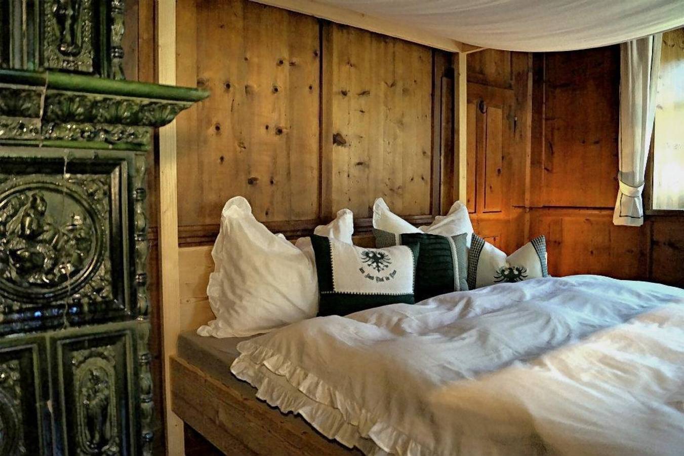 Ganze Wohnung, Ferienwohnung 'Widum Obernberg Nikolaus Bergsuite' mit Bergblick, Gemeinschaftsterrasse und Wlan in Stubaier Alpen, Obernberg am Brenner