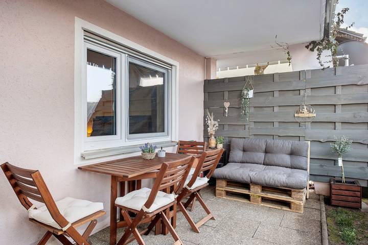 Hel lejlighed, Apartment 'Panoramablick Und Ruhe' with Mountain View, Private Terrace and Wi-Fi in Neustadt (Titisee-Neustadt), Titisee-Neustadt