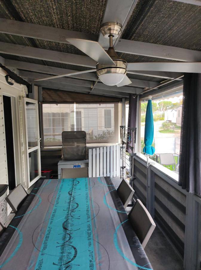 Camping pour 6 personnes, avec piscine et jardin dans Plage de l'Espiguette - 4