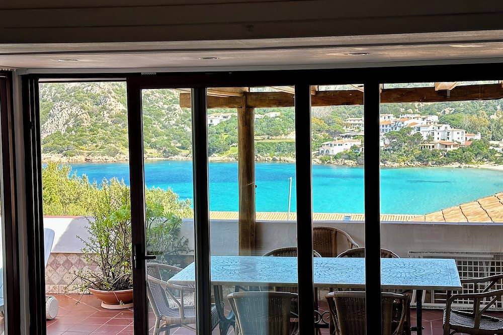 Appartement entier, 80 m from the Beach•Sea at Your Feet -Free Parking- Casa Mariuccia Baja Sardinia in Baja Sardinia, Arzachena
