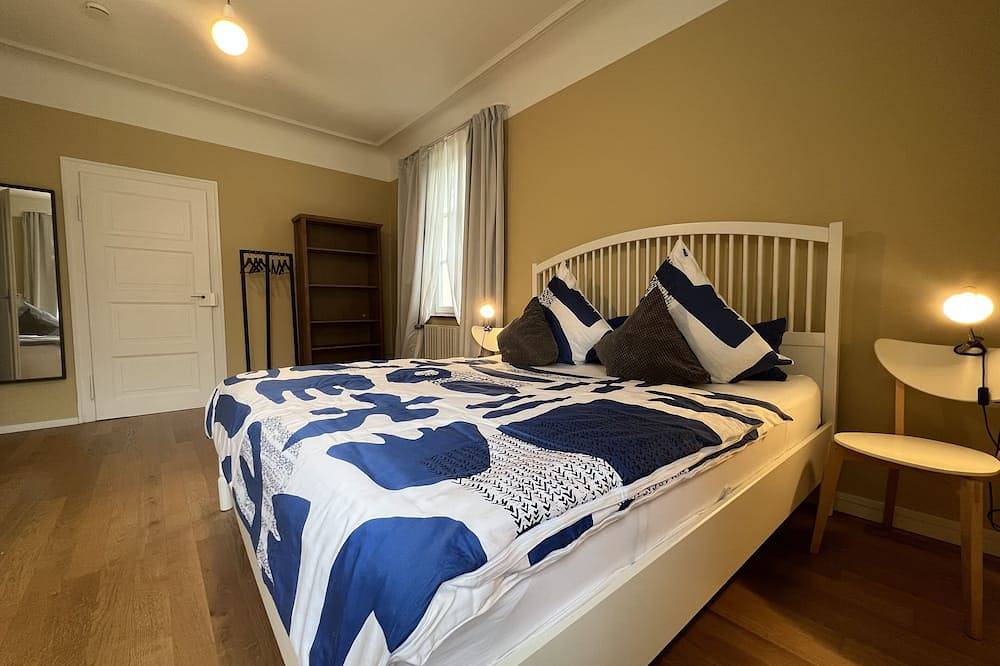 Ganze Wohnung, 3 Zimmer-Jugendstilwohnung in Schlossnähe in Ludwigsburg, Landkreis Ludwigsburg