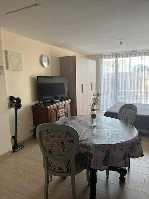 Gîte pour 2 personnes, avec terrasse à Tonnay-Charente - 2