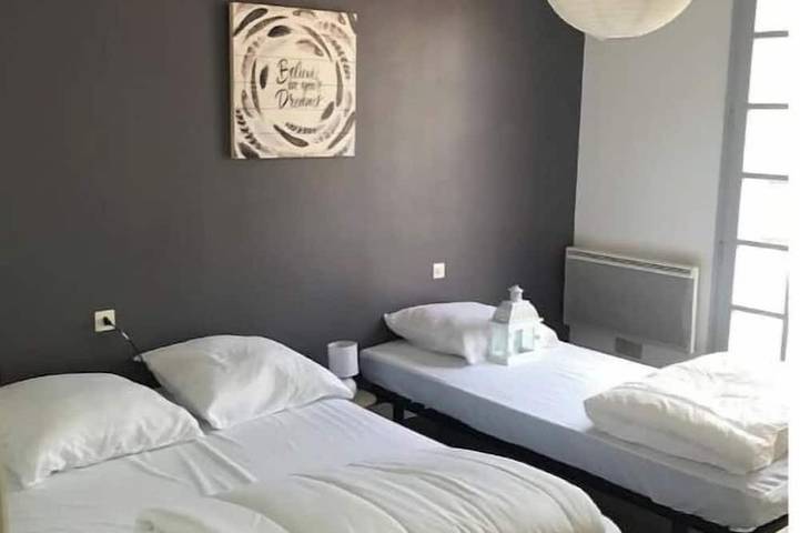 Location de vacances pour 9 personnes, avec jardin à Coëx - 2