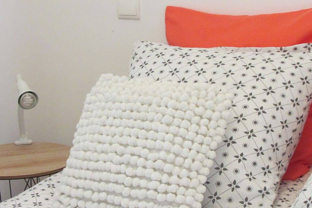 Sunny family home, 900m. from beach, equipped garden with a shower, Wifi Hd, Tv in Plurien, Côte d’Émeraude