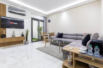 Gîte pour 3 personnes, avec balcon ainsi que vue et piscine, adapté aux familles à Mohammédia