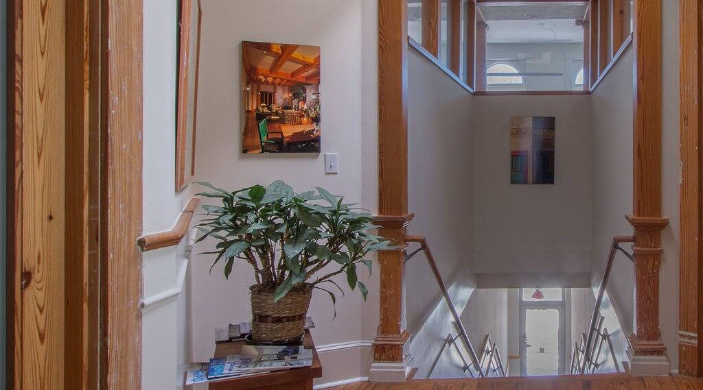 Ganze Wohnung, Sonnenuntergang am Main Street Loft. Charmantes Hendersonville. Begehbar. Parken abseits der Straße in Hendersonville, Henderson County (NC)