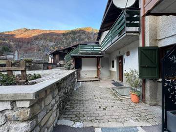 Gîte pour 5 personnes, avec jardin, animaux acceptés à Colere