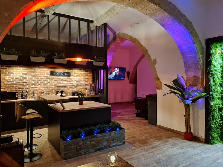 Geheel appartement, Love room 70m² met privéspa in het hart van Salon-de-Provence in Salon-de-Provence, Middellandse Zeekust (Frankrijk)