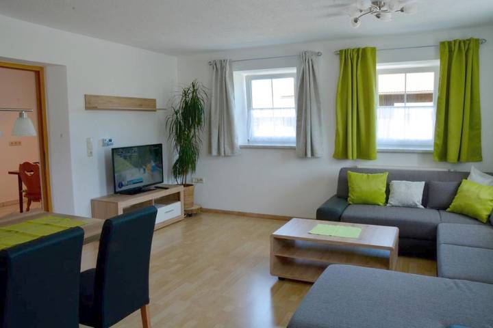 Ferienwohnung für 6 Personen, mit Garten und Ausblick, mit Haustier