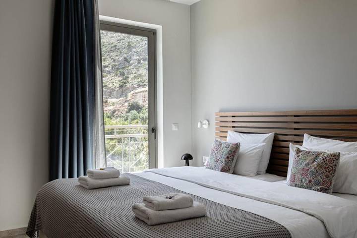 Appart’hôtel pour 4 personnes, avec Balcon et Terrasse ainsi que Jardin et Piscine