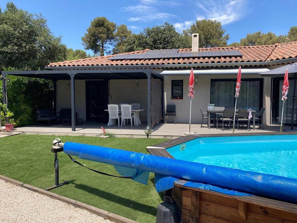 Appartement de vacances entier, Chambre d'hôte, Sdb & accès privé, piscine et jardin partagés in Gémenos, Côte méditerranéenne (France)