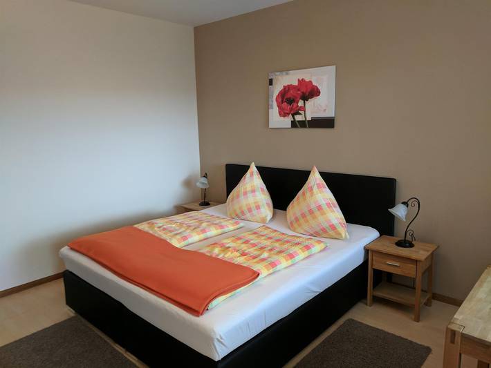 Ferienwohnung für 2 Personen, mit Terrasse und Garten sowie Pool und Sauna an der Rhön