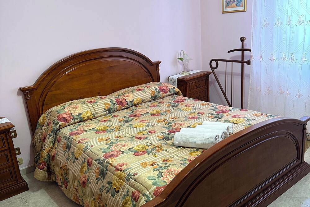 Entire apartment, Domus Palombi - Large apartment 200 m from the station and 700 m from the sea in Ladispoli, Rome Province