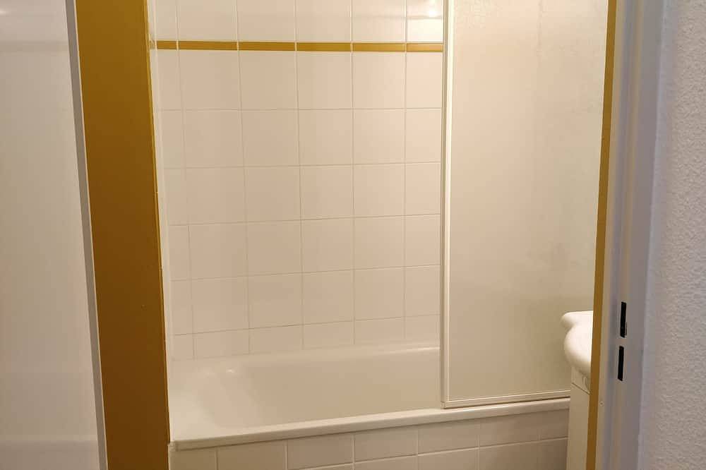 Appartement entier, Studio  4 personnes in Font-Romeu-Odeillo-Via, Parc naturel régional des Pyrénées catalanes