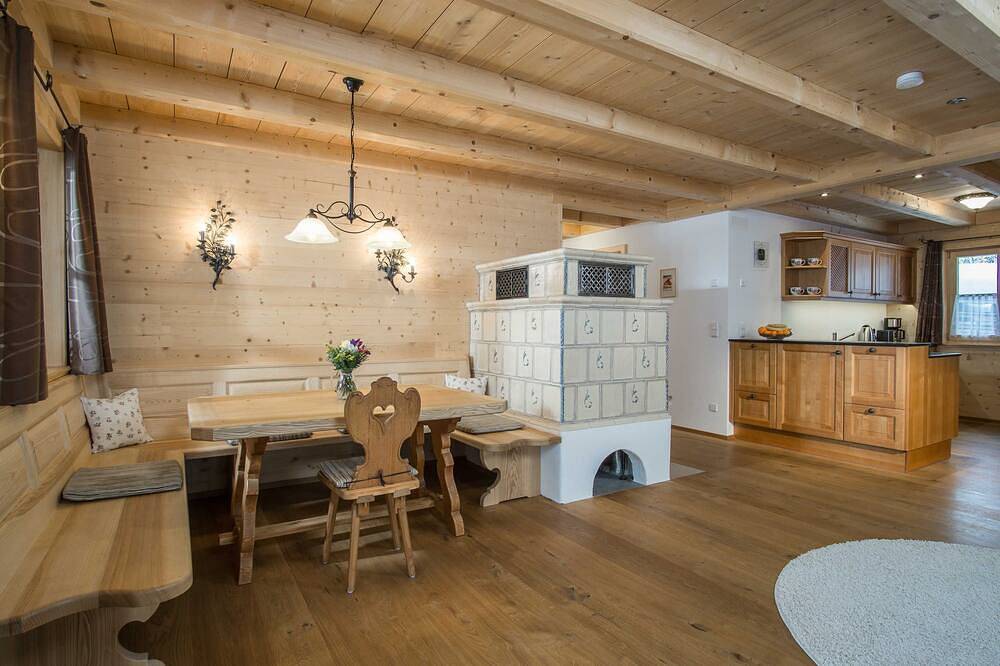 Entire apartment, Apartment 2 - Ground floor - Apartment Tegernsee, Family Schneider, Kreuth in Kreuth, Bavarian Alps