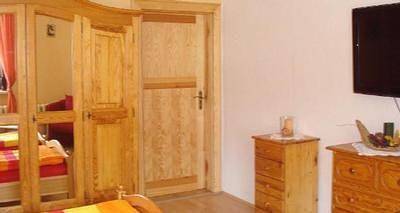 Ganze Ferienwohnung, Bright flat in Frankenhain with barbecue in Frankenhain, Thüringer Kernland